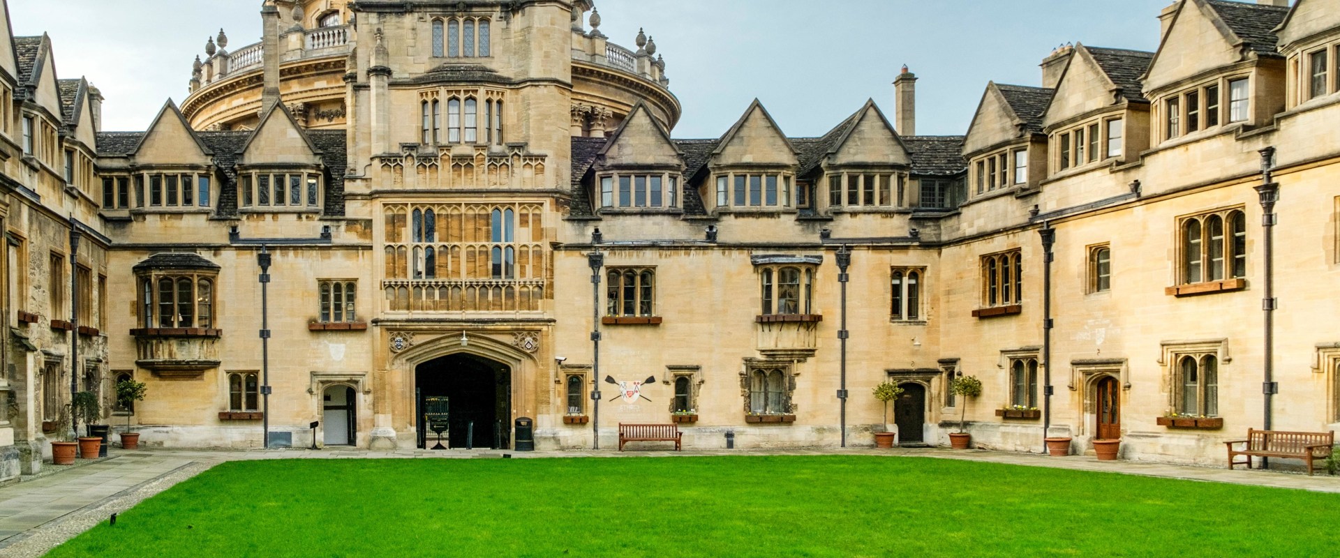 Exploring Campus Life at Oxbridge Universities